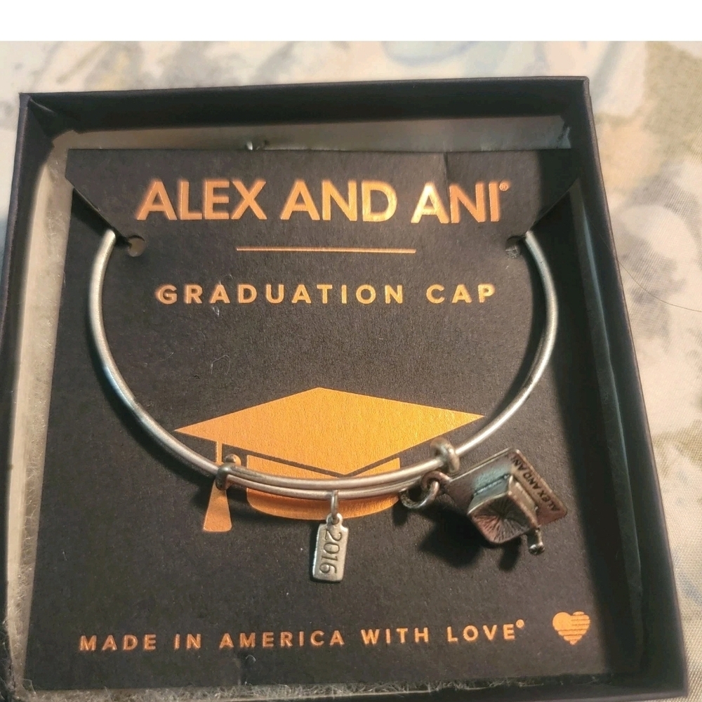 ALEX and ANI "GRADUATION CAP 2016"  Silver NWT Bracelet Box Card